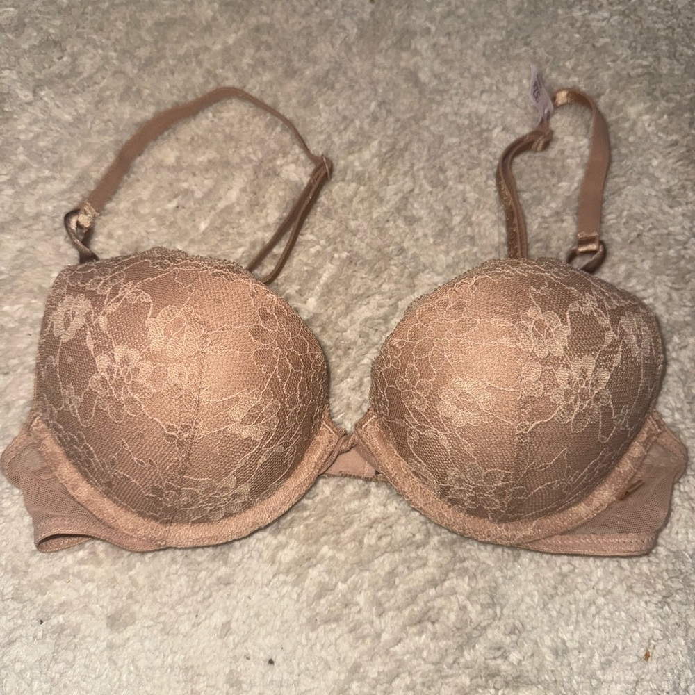 Victoria's Secret Tan Lace Bra - Picture 2 of 4